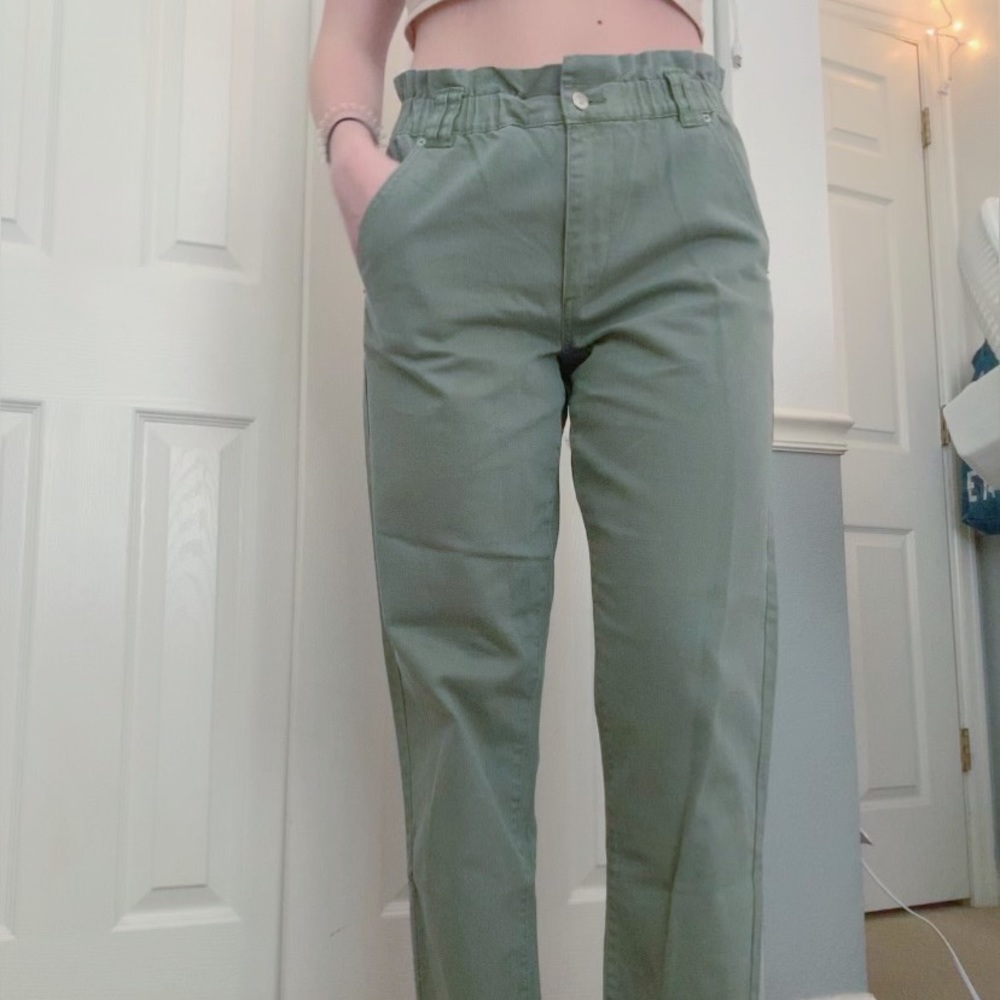 Forever 21 Paperbag Straight Leg Jeans SIZE: M
